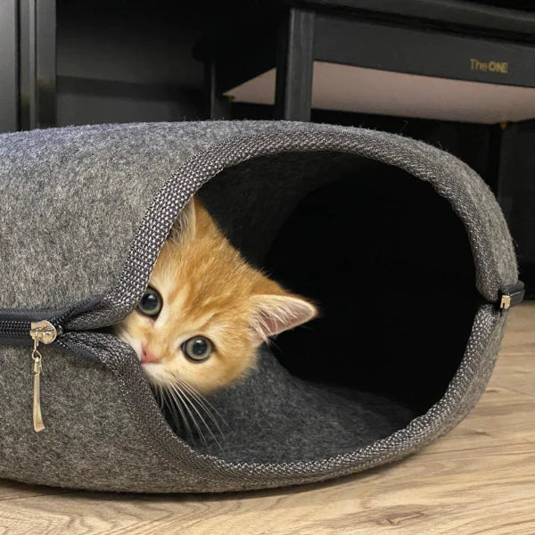 Luxury Donut-Shaped Cat Bed – Comfort & Play